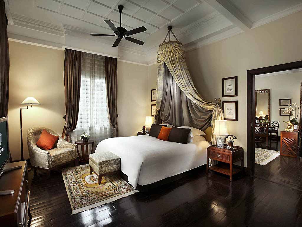 Hanoi Metropole Historical Wing Legendary suite room with king bed